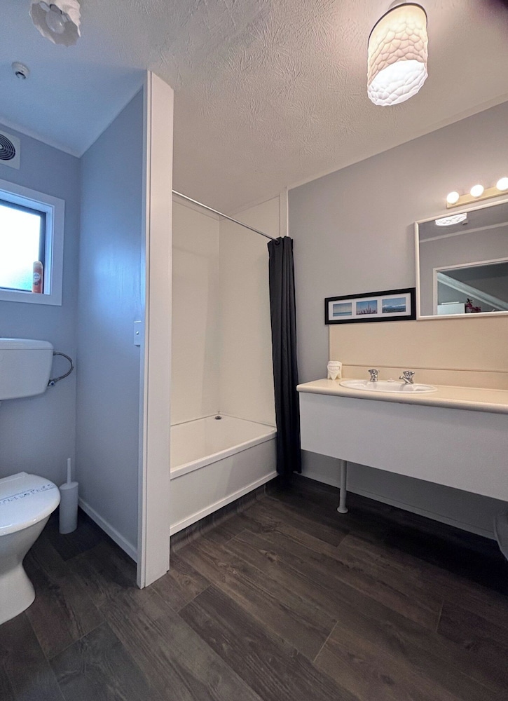 Wrights By The Sea Motel 68/68