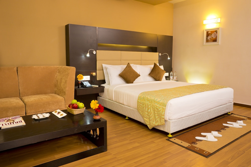 Poppys Hotel 12/49