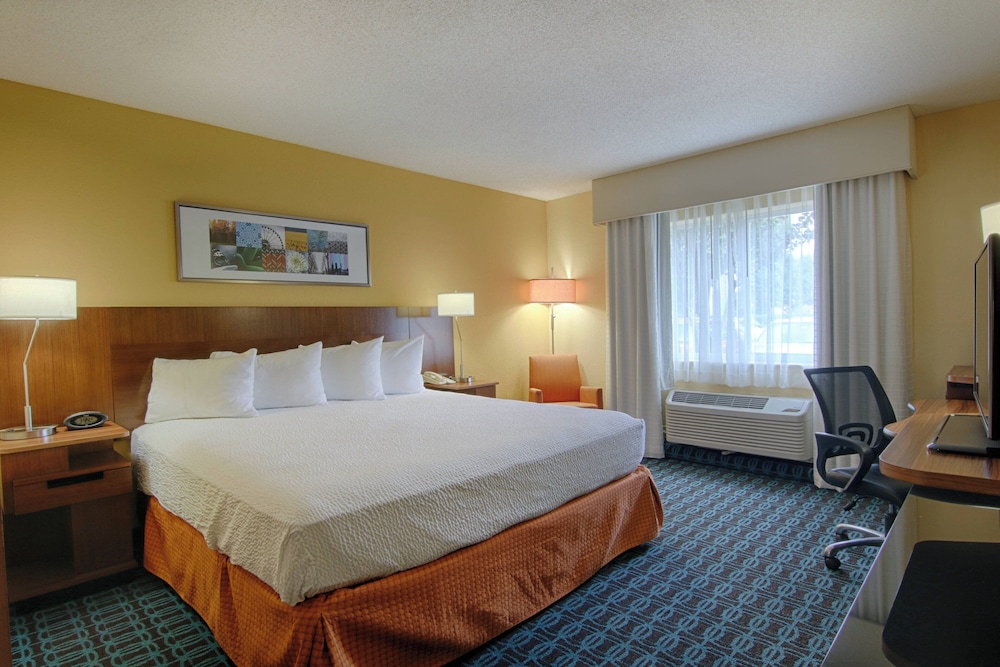 ROOM, KING BED, ACCESSIBLE