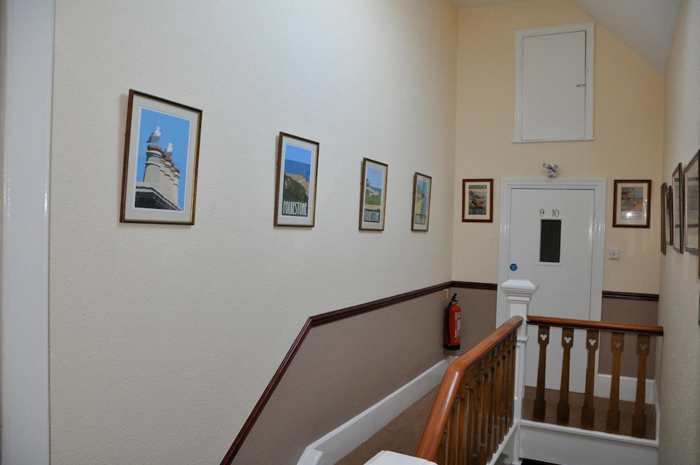 Chandos Guest House 18/32