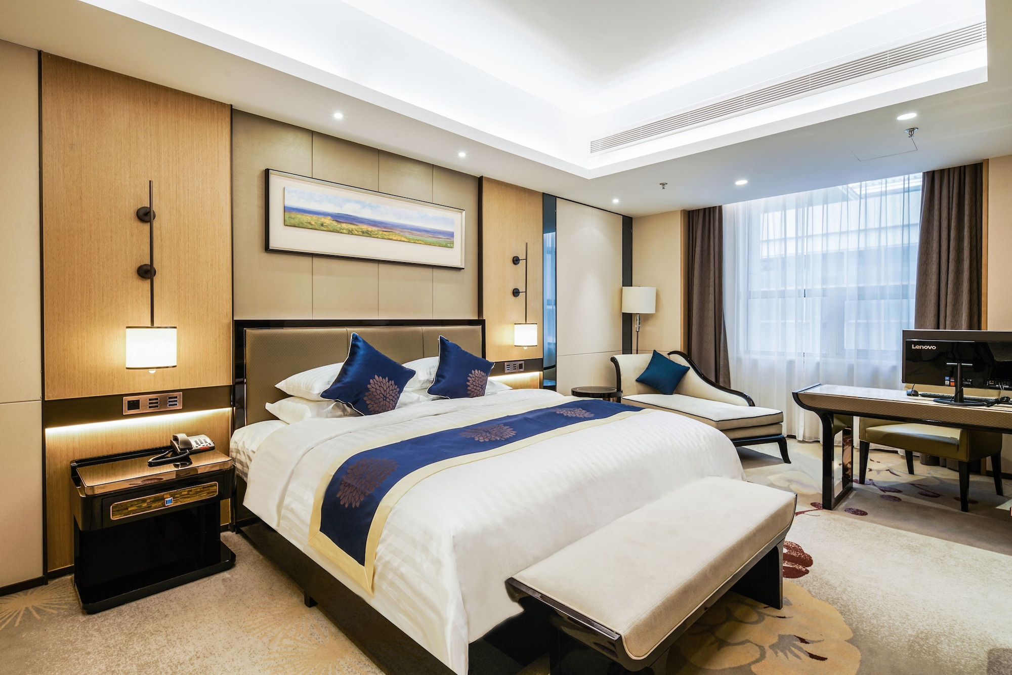 Deluxe, King Bed