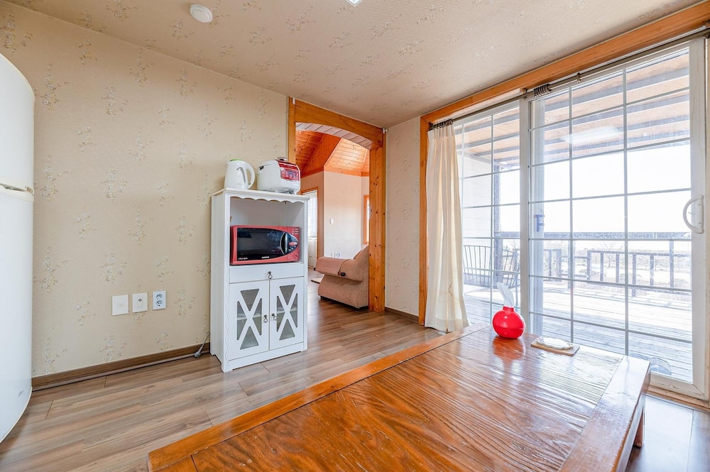 Ganghwa Western Beach Pension 10/50