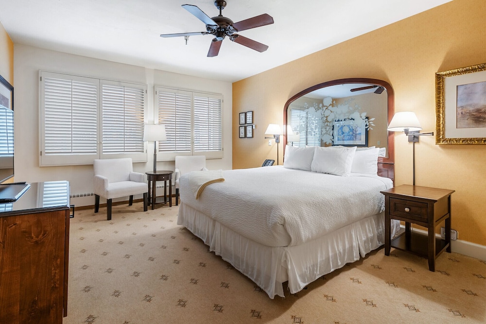2 Bedrooms, Suite, 2 King Beds, 3 Bathrooms, Sofa