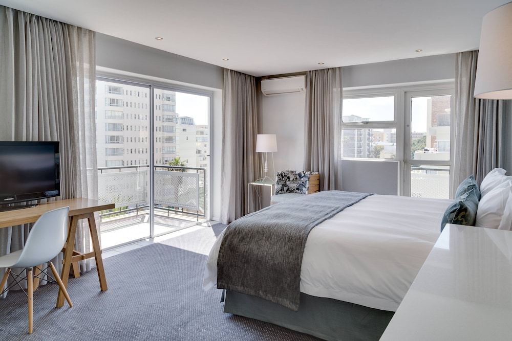 Protea Hotel by Marriott Cape Town Sea Point 24/38