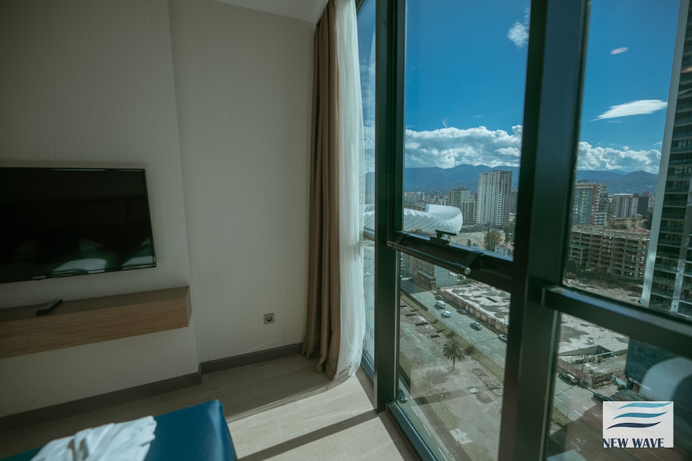 New Wave Hotel 48/48