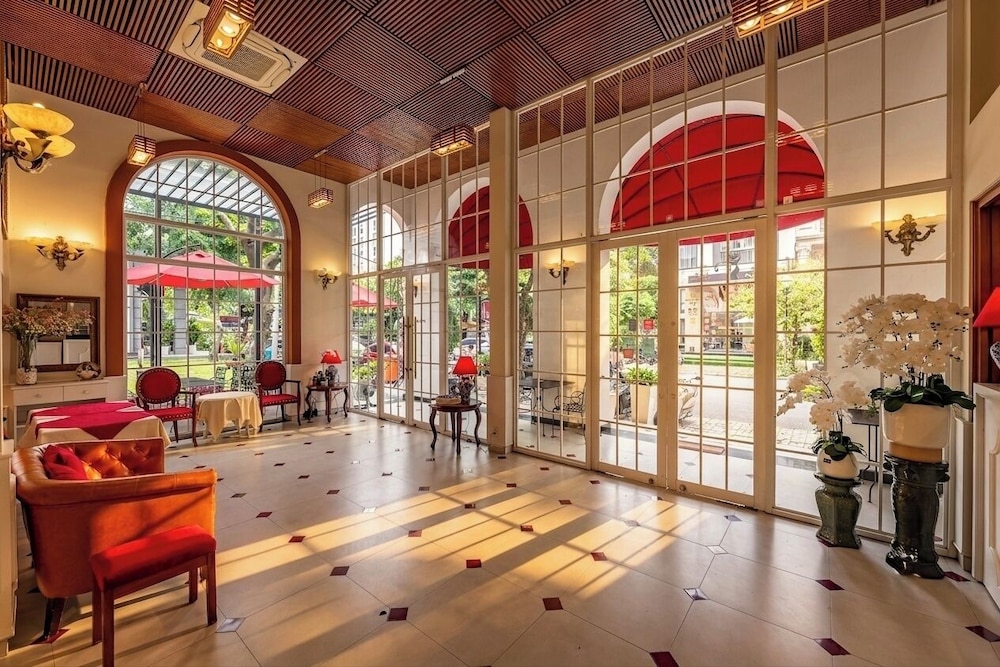Hotel L Odeon Phu My Hung 12/46