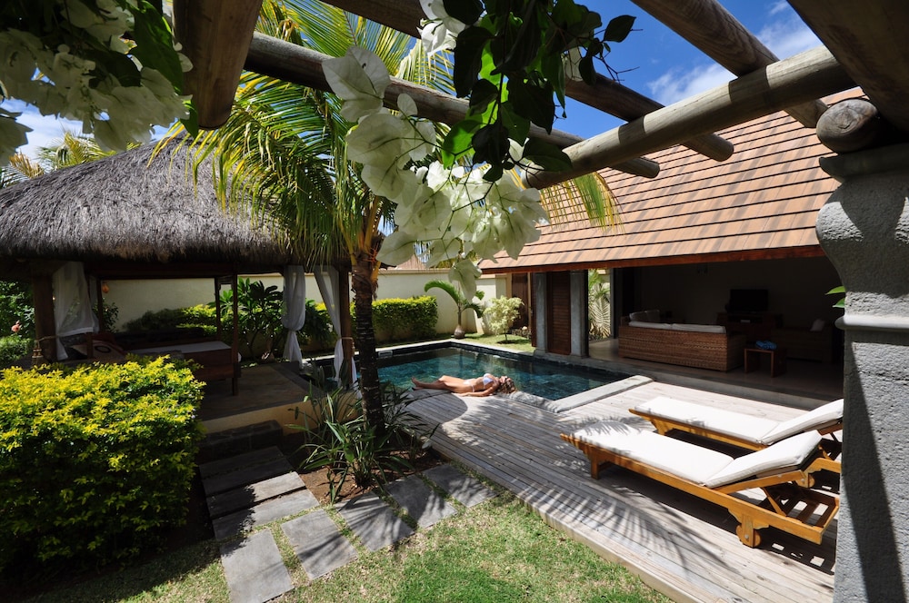 Oasis Villas 3/37