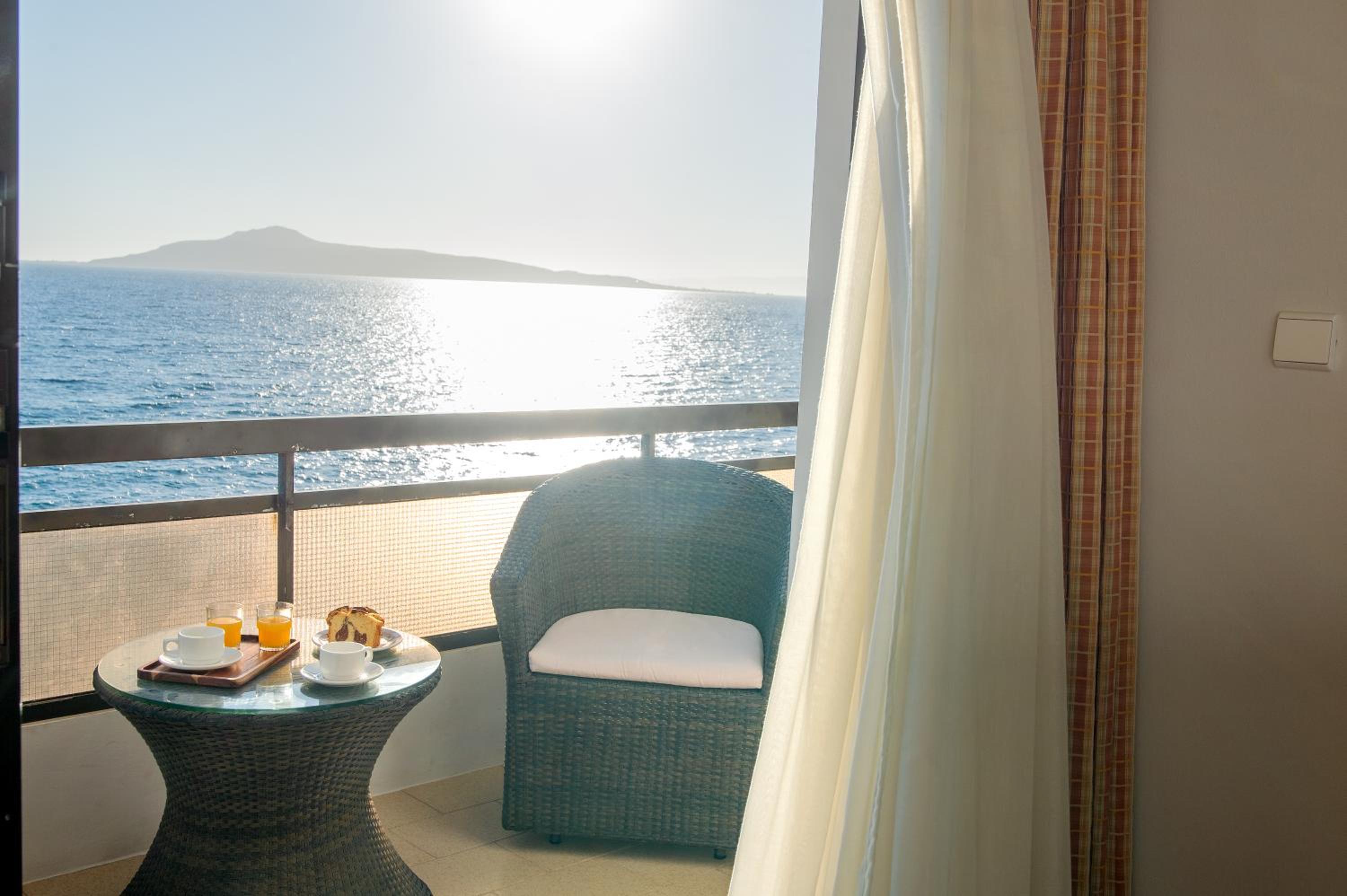 LIMIRA MARE HOTEL 40/53