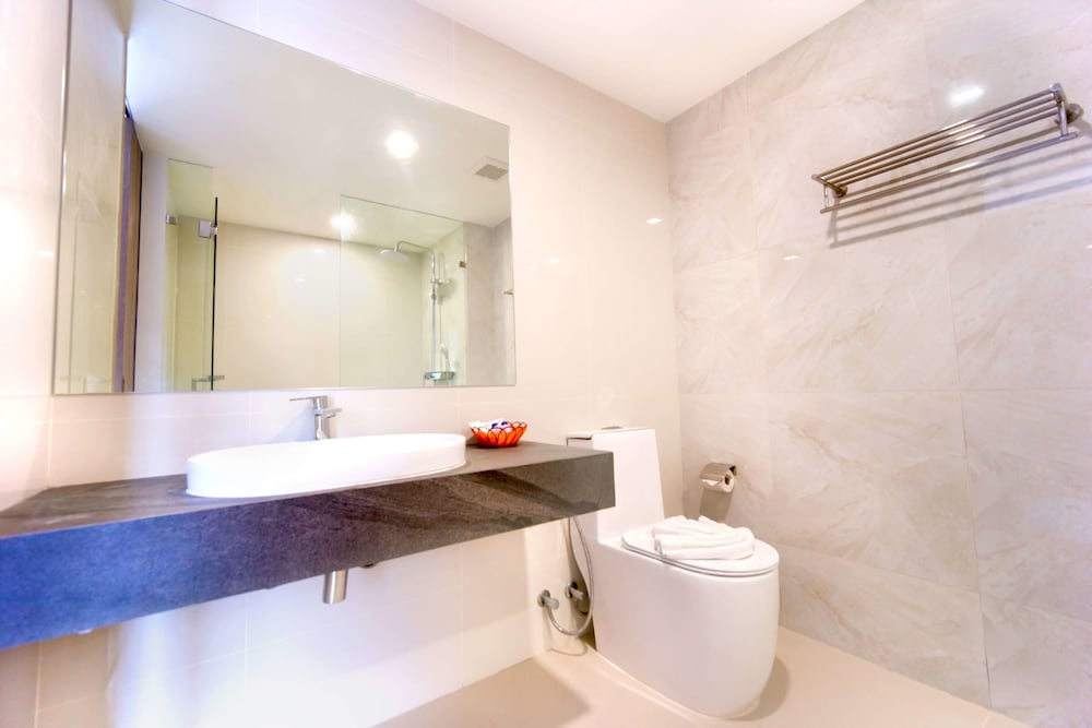 PHOENIX HOTEL KARON BEACH 46/50