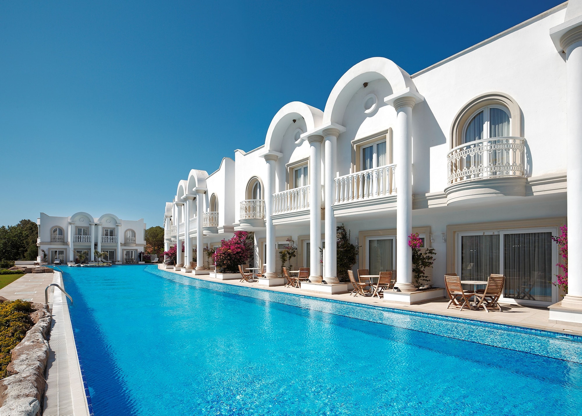SWIM UP VILLA