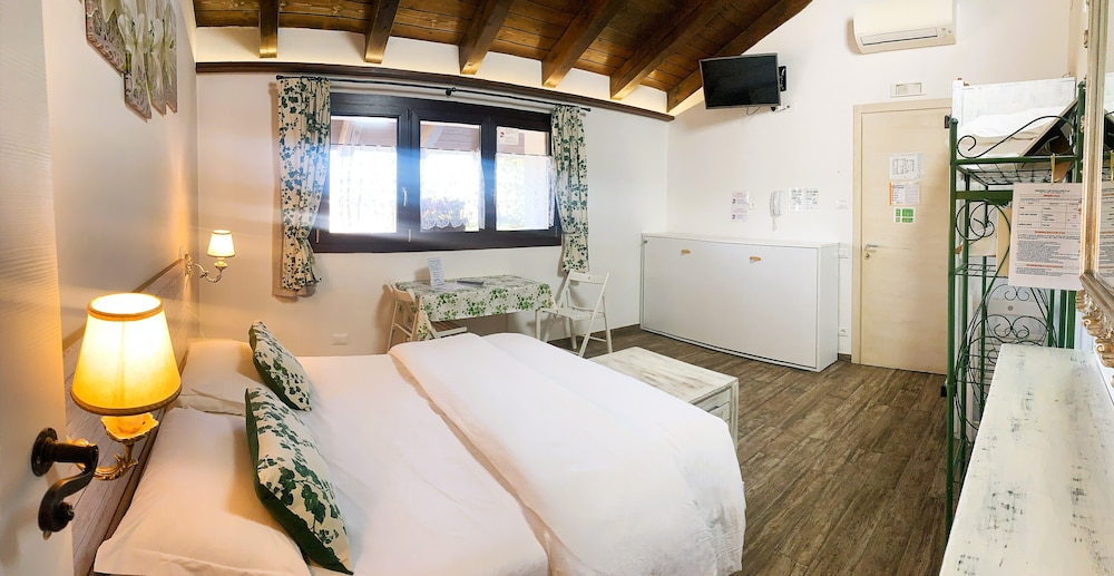 Villa ai Tigli 25/50