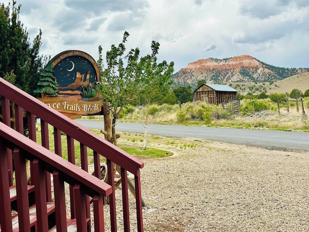 Bryce Trails Bed and Breakfast، سيدار سيتي 41/50