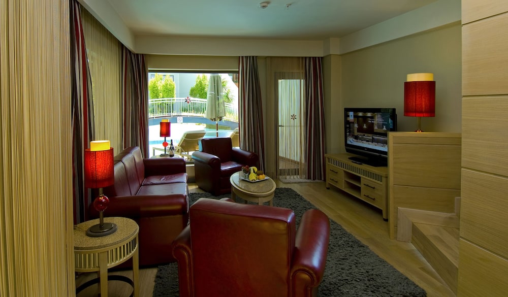 Cornelia Diamond Golf Resort and Spa 56/91