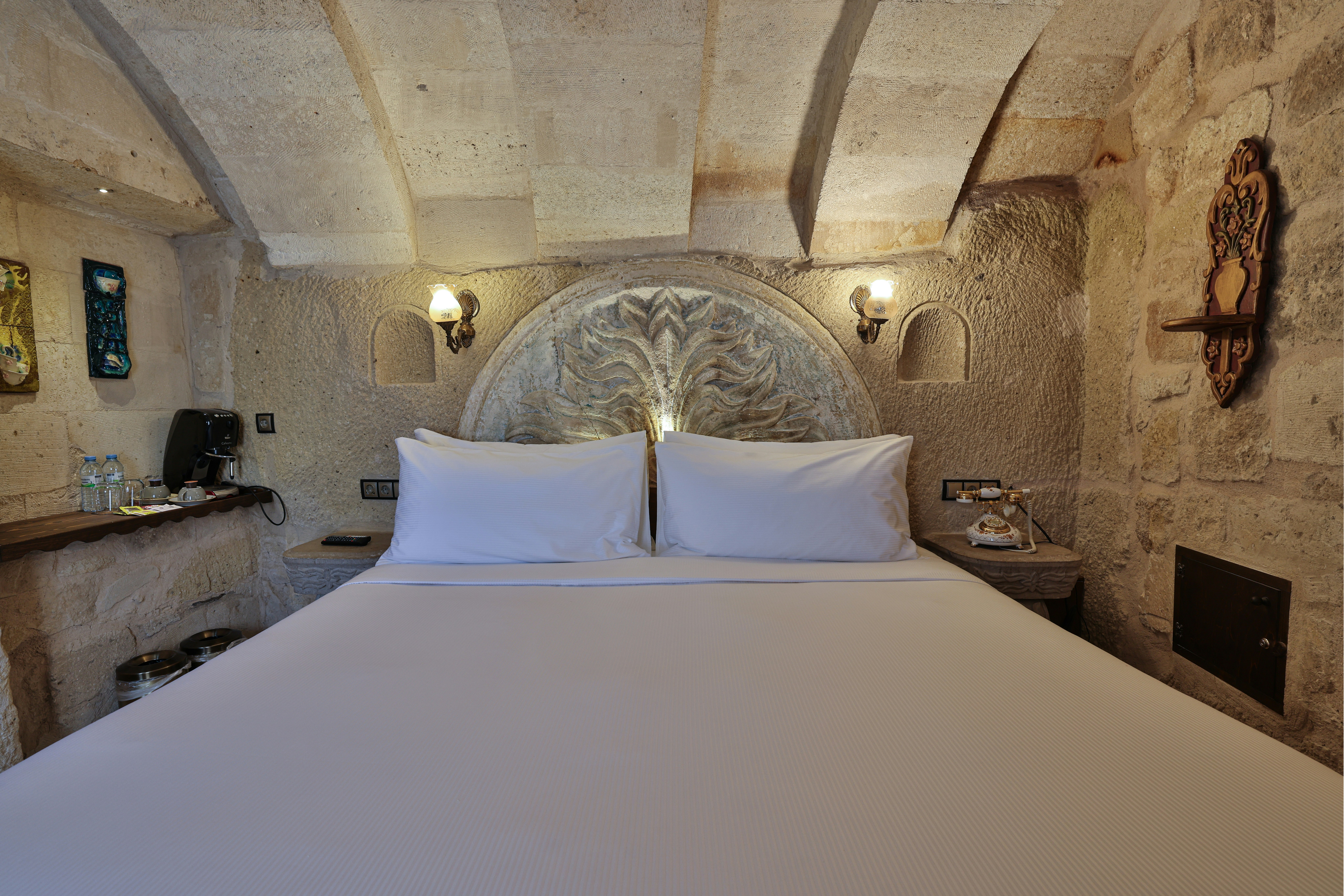 ROOM, KING BED