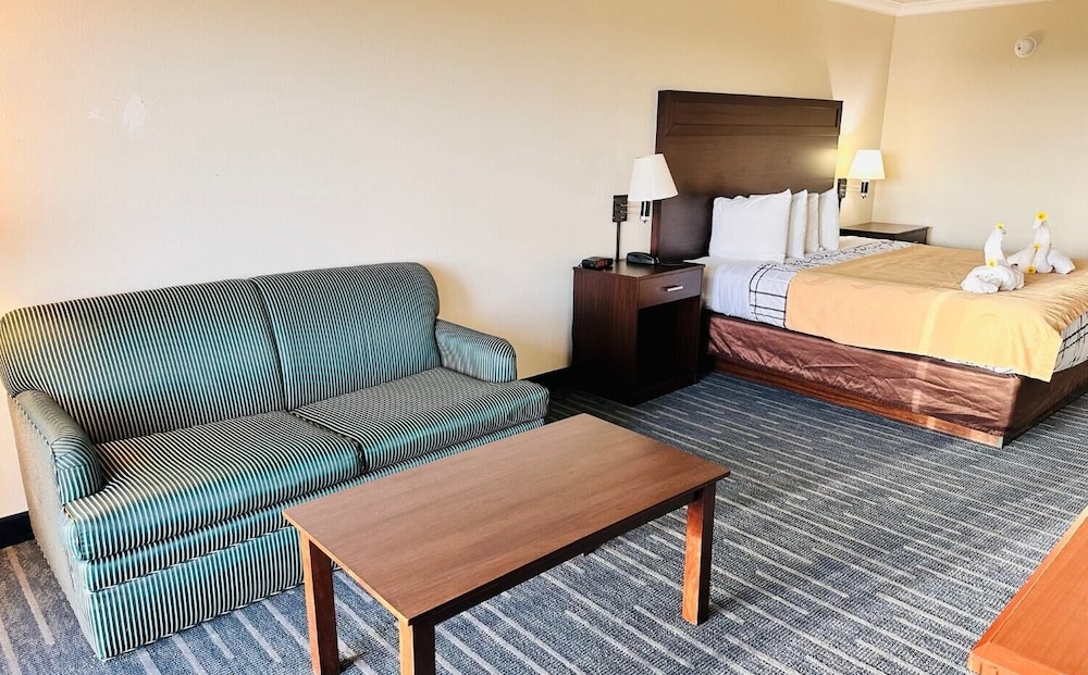 Coratel Inn and Suites By Jasper Ocean Shores 32/50