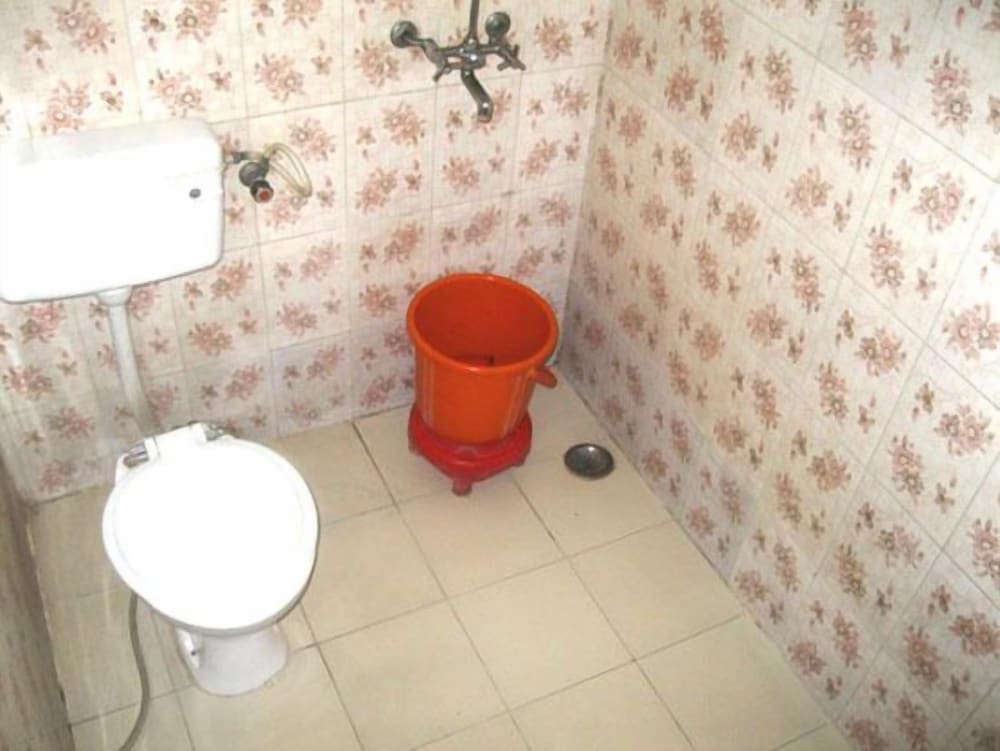 HOTEL AJAY INTERNATIONAL 45/46