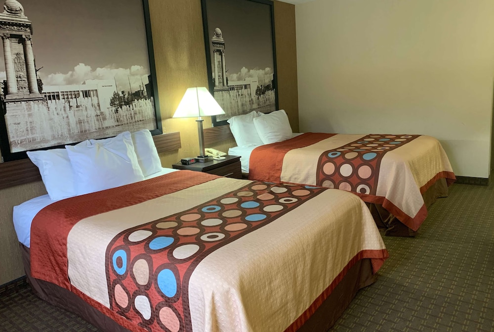 Super 8 by Wyndham Liverpool/Clay/Syracuse Area 3/21