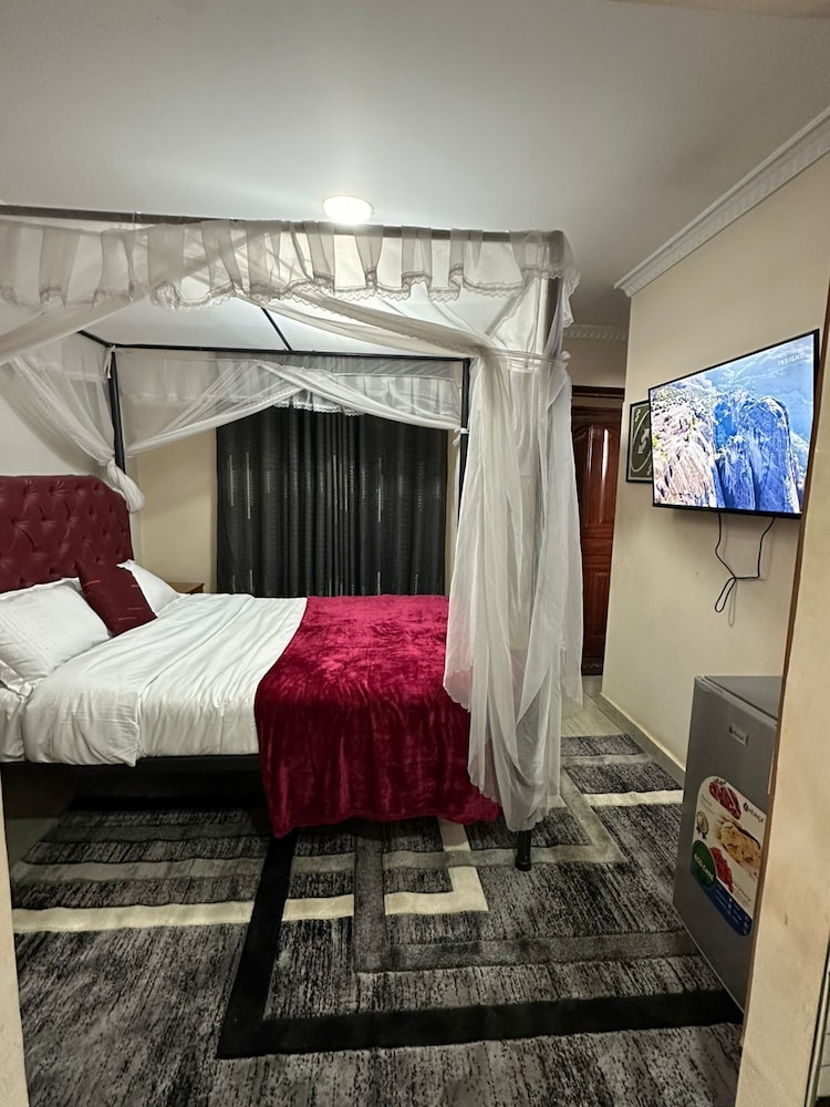 Toque Hotel & Lounge 32/50