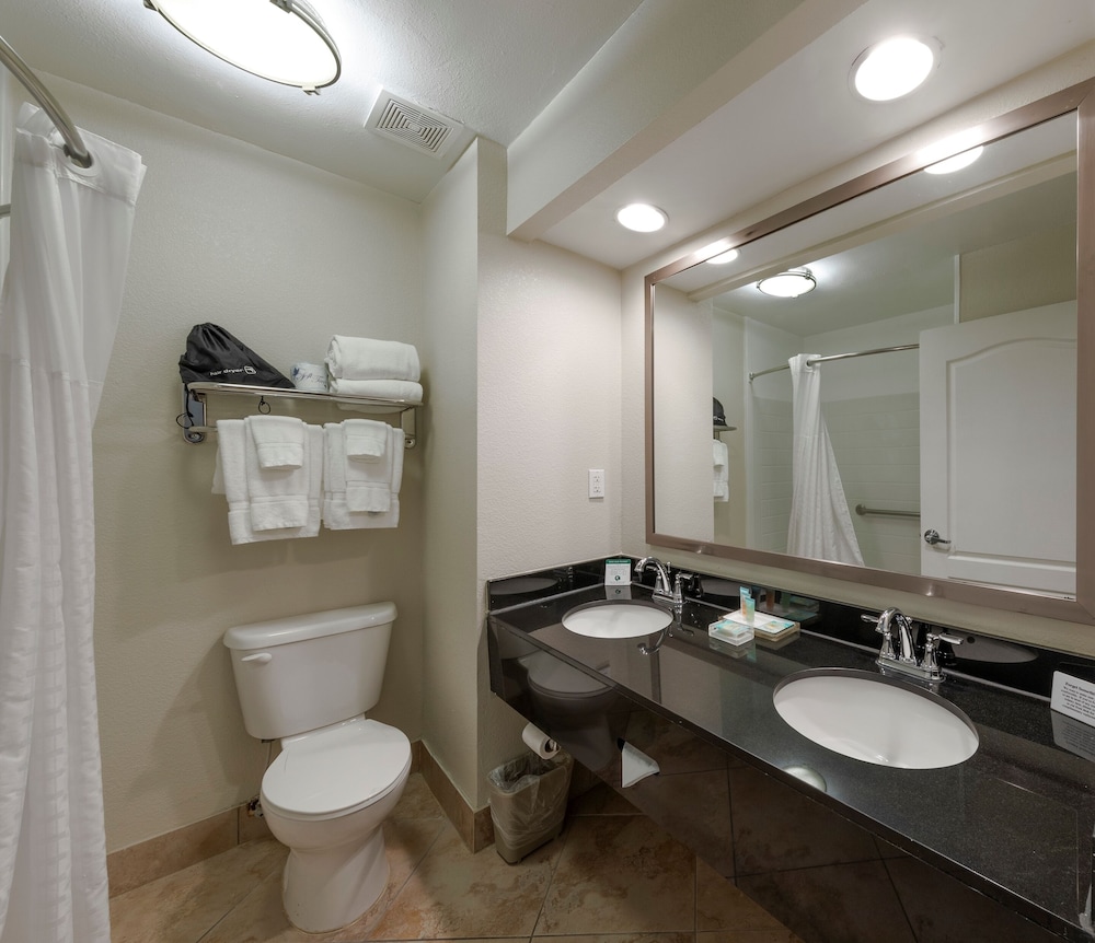 Galleria Palms Hotel 55/59