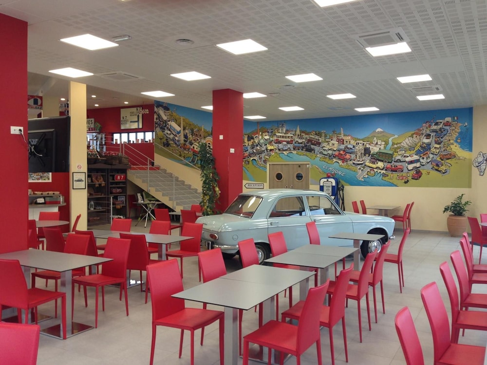BRIT HOTEL MONTARGIS - LE RELAIS DU MIEL 27/39