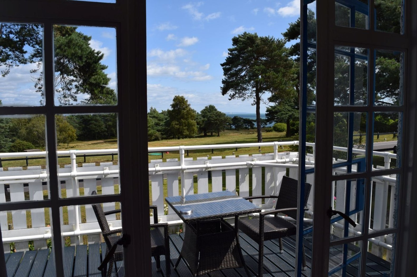 The Knoll House 17/25