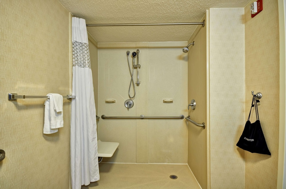 Hampton Inn Cleveland Westlake 17/40