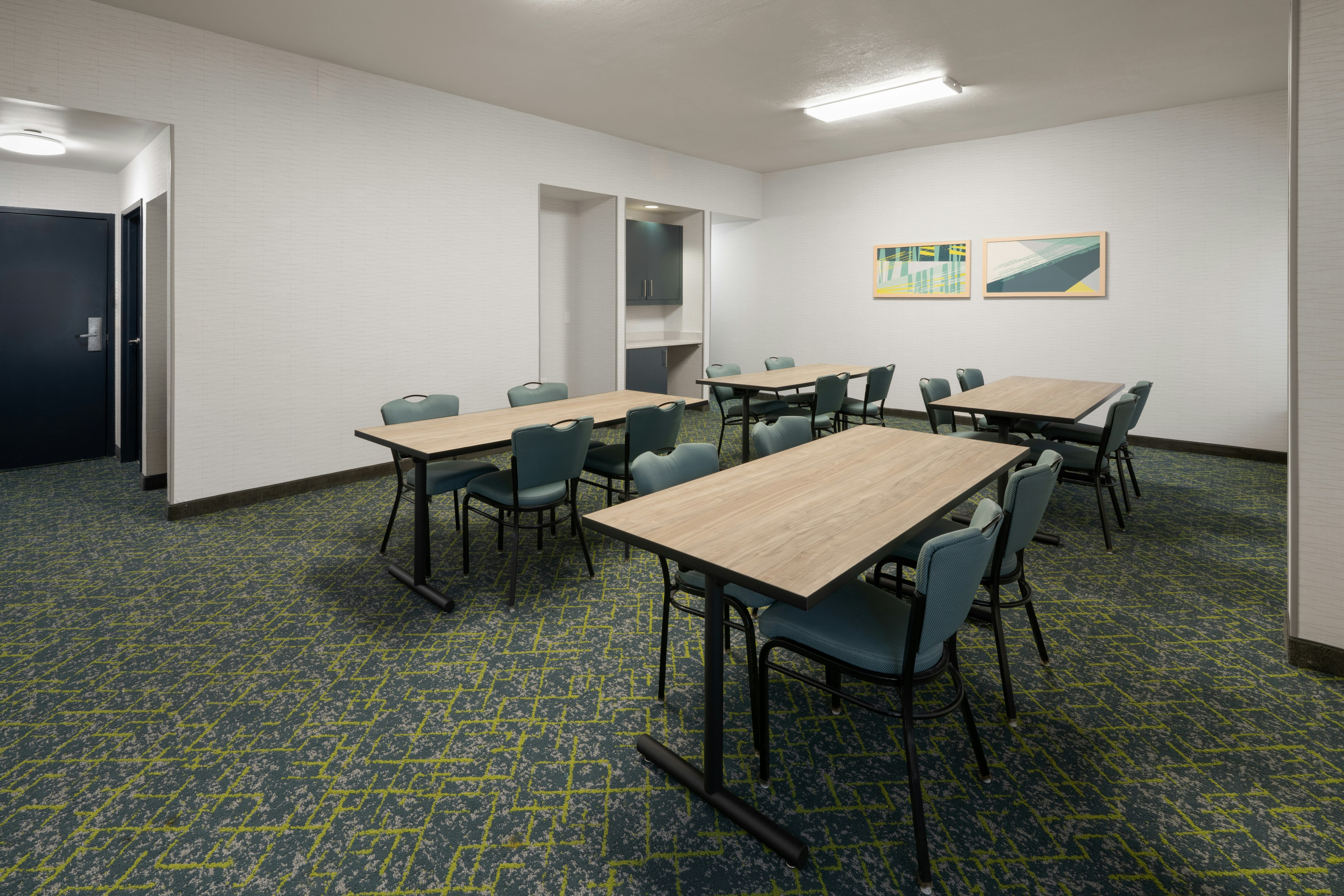 Spark by Hilton Decatur 21/28