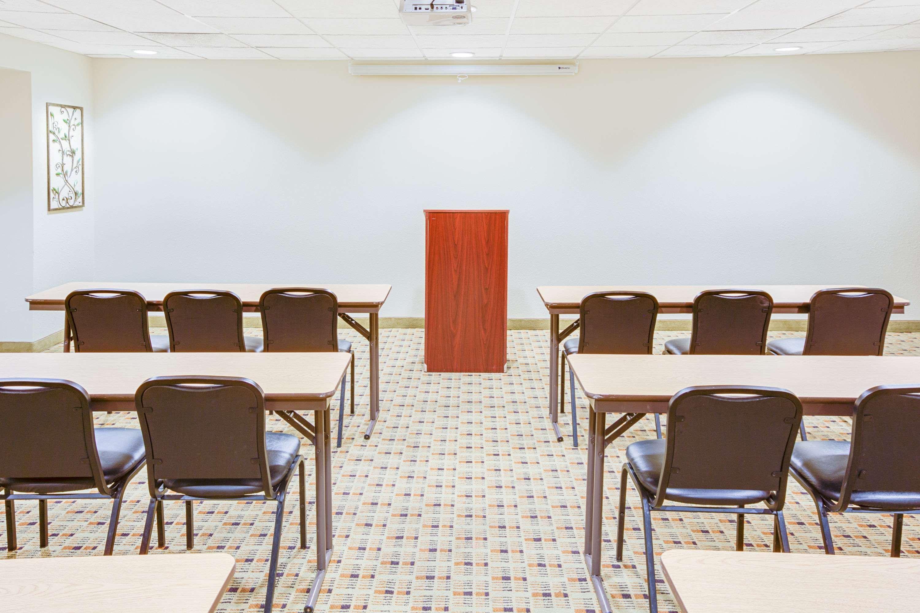 Microtel Inn & Suites by Wyndham Saraland/North Mobile 11/16