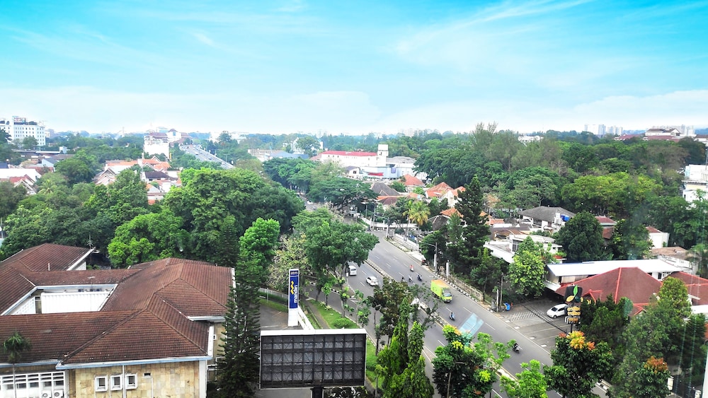 Pullman Bandung Grand Central 71/75