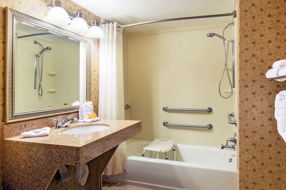 La Quinta Inn & Suites by Wyndham Kennewick 28/63