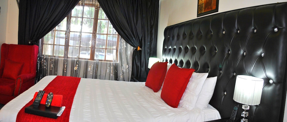 Lapologa Bed And Breakfast 11/34
