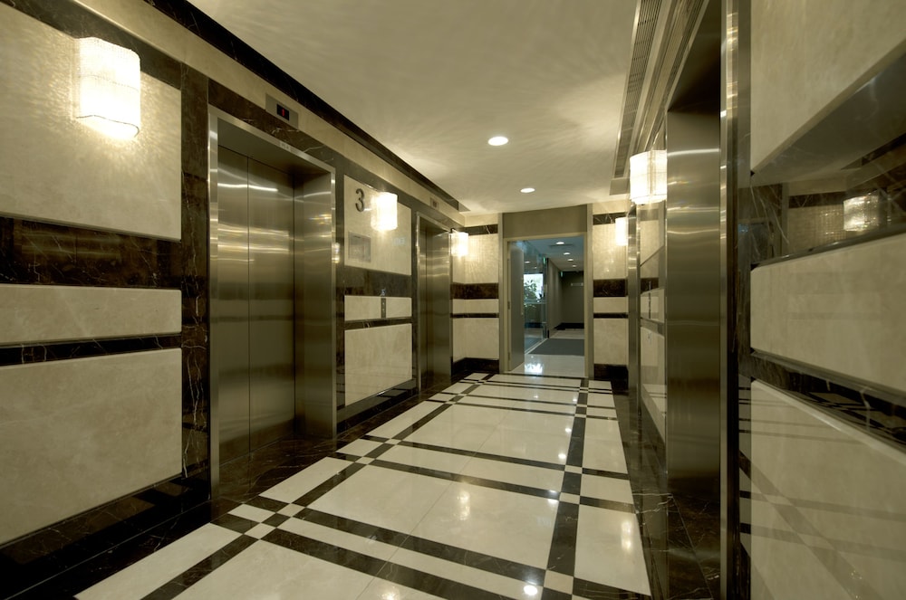 V Hotel Bencoolen 44/54