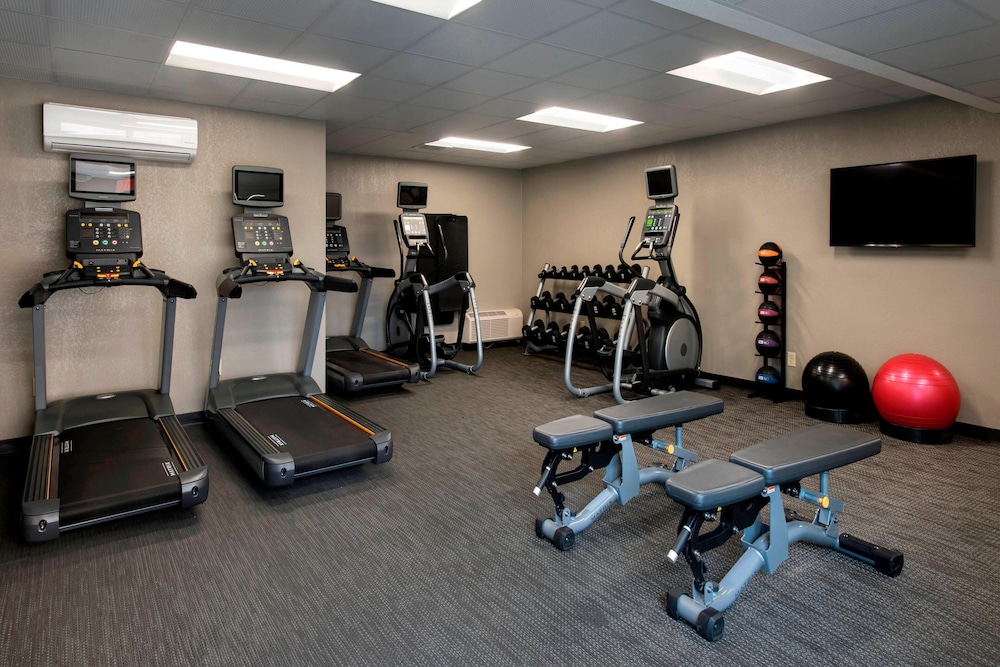 Courtyard Chicago Waukegan/Gurnee 19/42