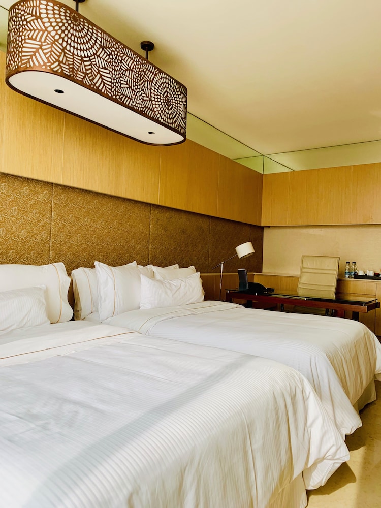 The Westin Gurgaon New Delhi 10/60