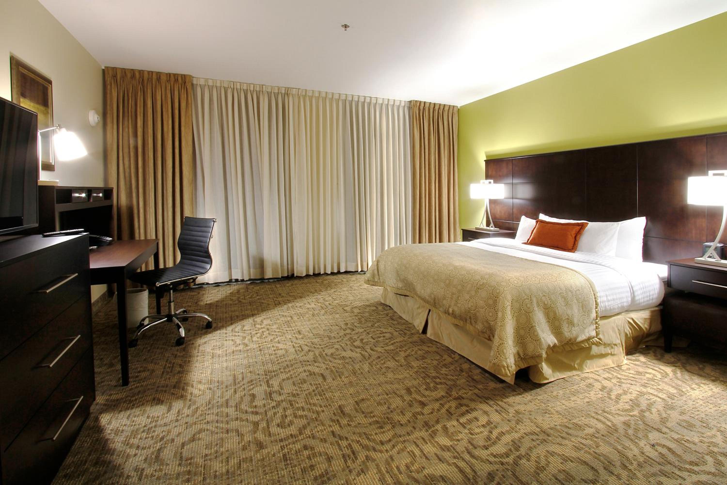 2 Bedrooms, Suite, 2 Double Beds