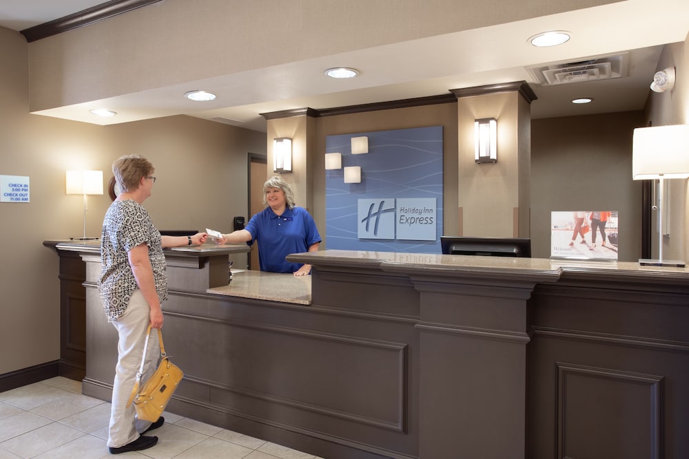 Holiday Inn Express Hotel Suites Yankton 9/71