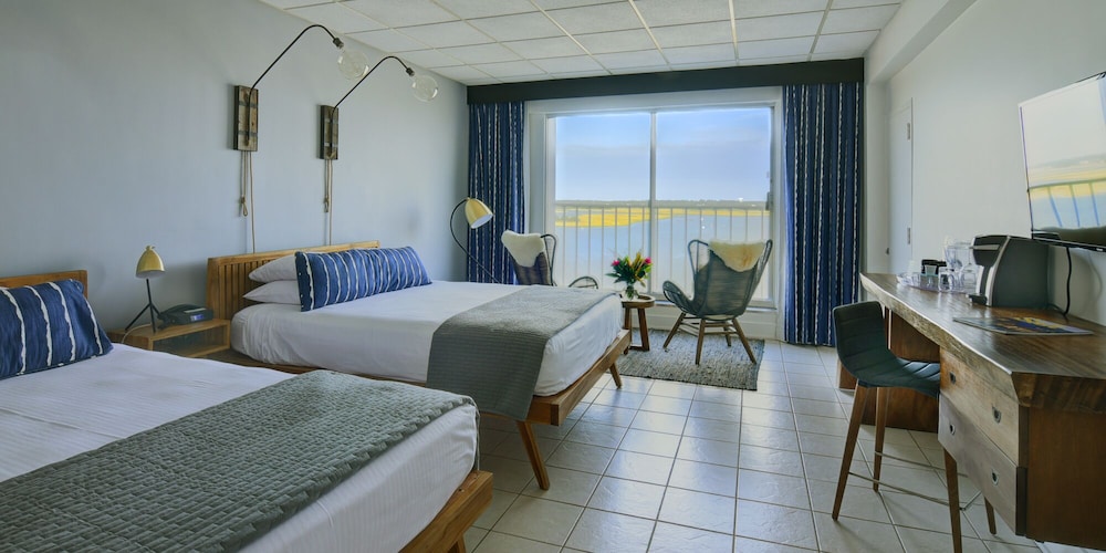 Blockade Runner Beach Resort 13/70