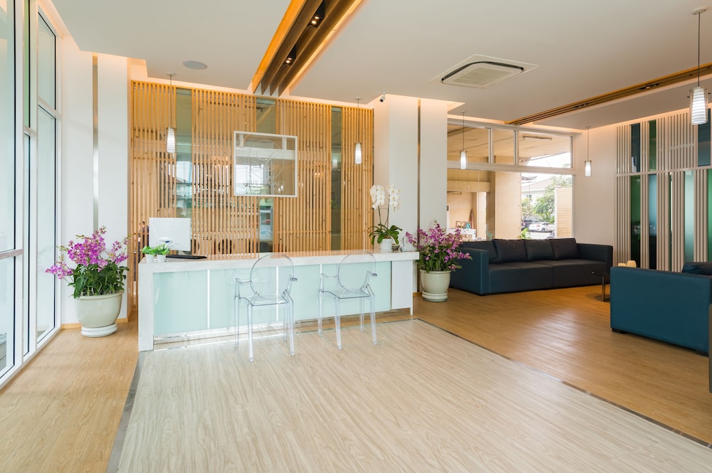 The Legacy Hotel 7/50