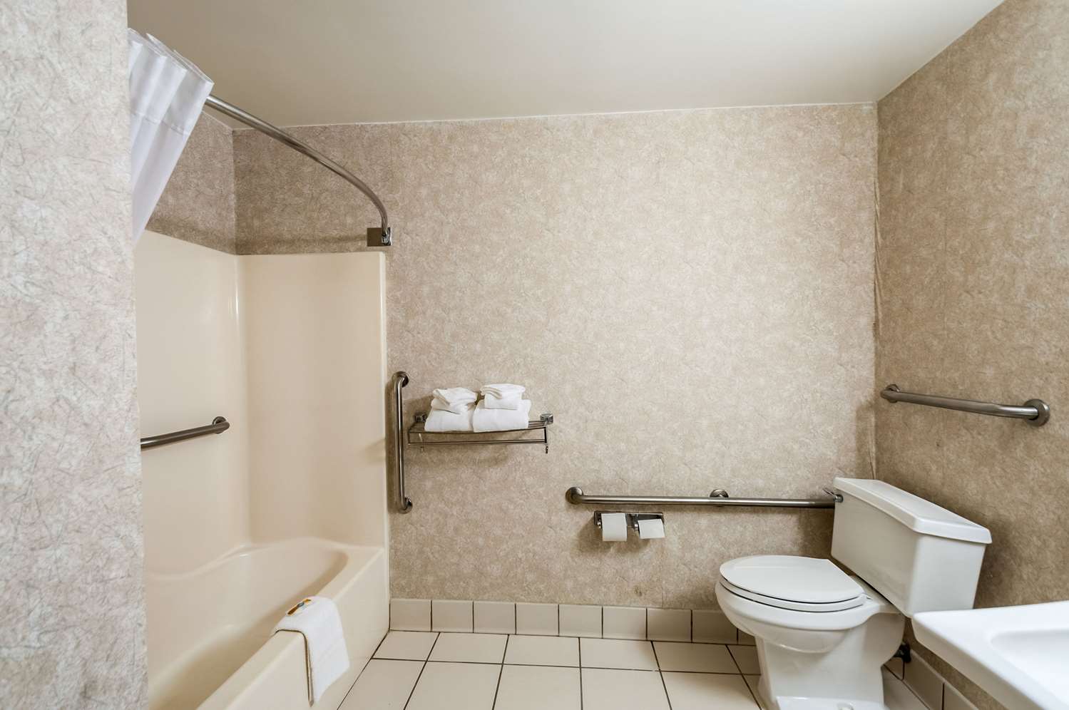 Quality Inn Solomons - Beacon Marina 25/25