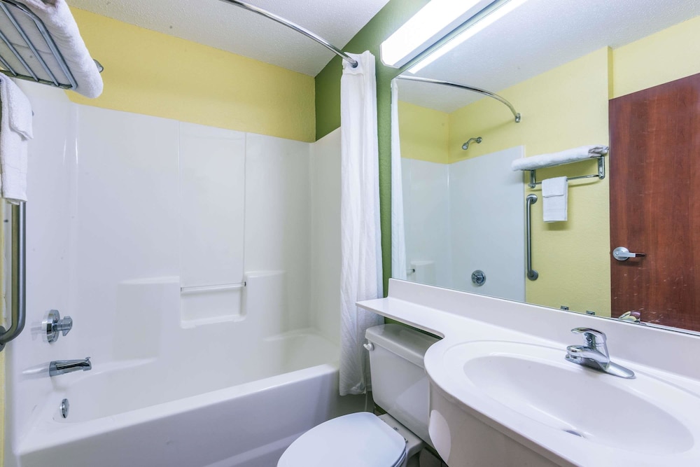 Microtel Inn Suites By Wyndham Auburn 14/22