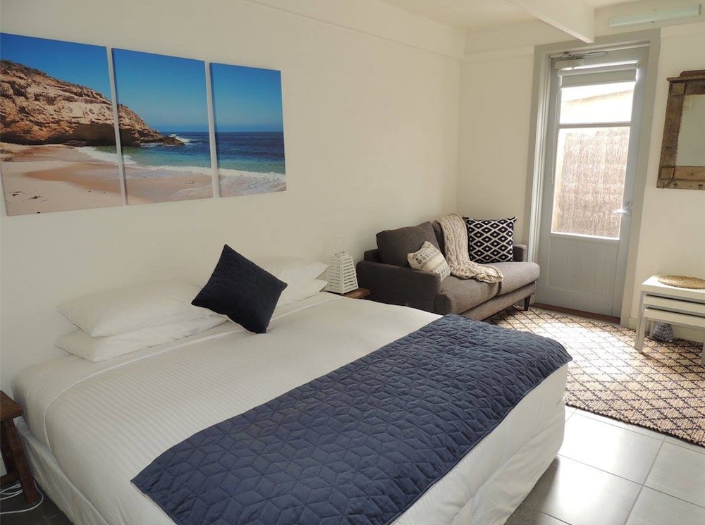 Oceanic Apartments Sorrento 9/69