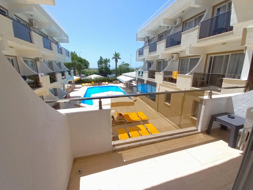 Mulka Hotel 28/48