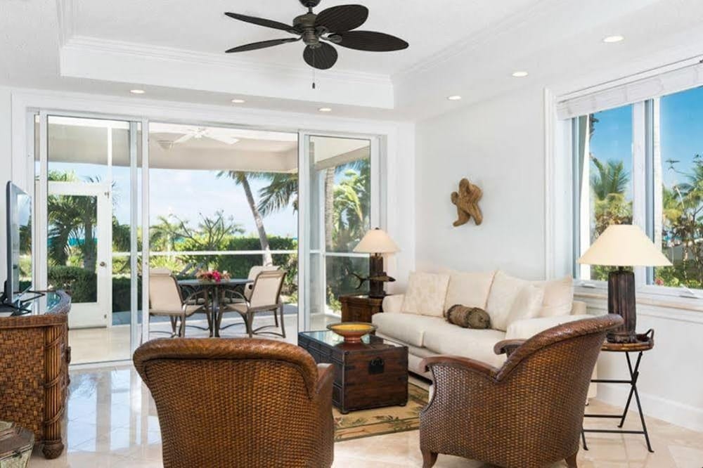Grandview on Grace Bay 17/50
