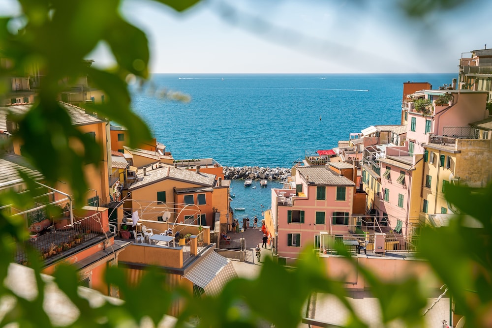 The First - Riomaggiore - 5 Terre 40/50