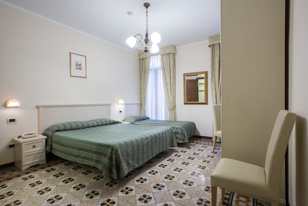 U-Visionary Venezia Hotel 3/50