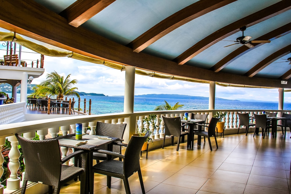 Monaco Suites De Boracay 27/44