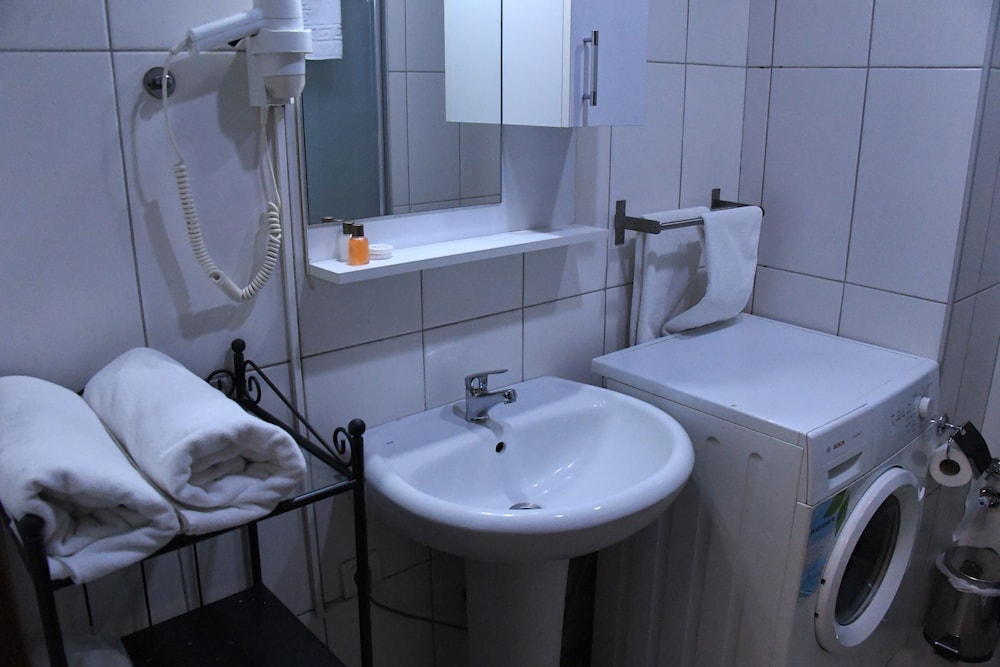 A Studio Apartment 60/62