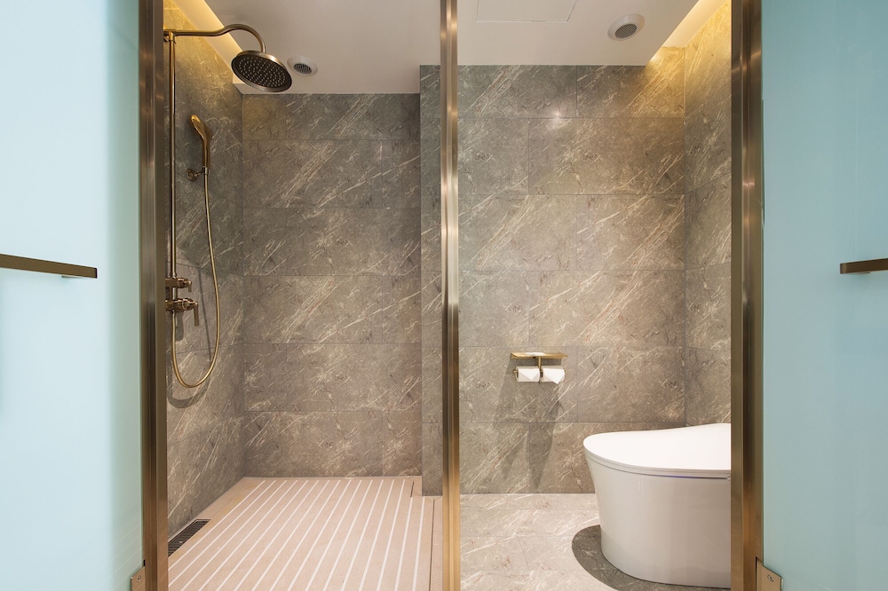 Mercure Harbin Hexing Road 45/48