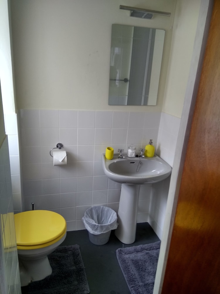Castleton Hotel 45/45