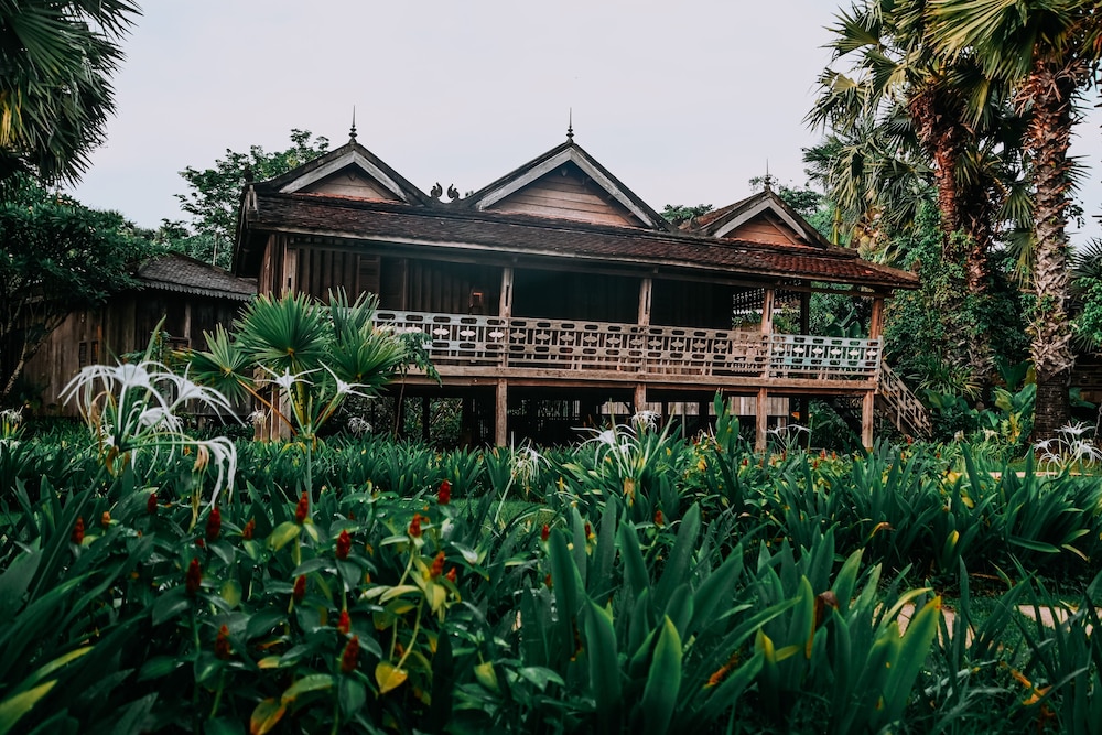 Sala Lodges 4/50